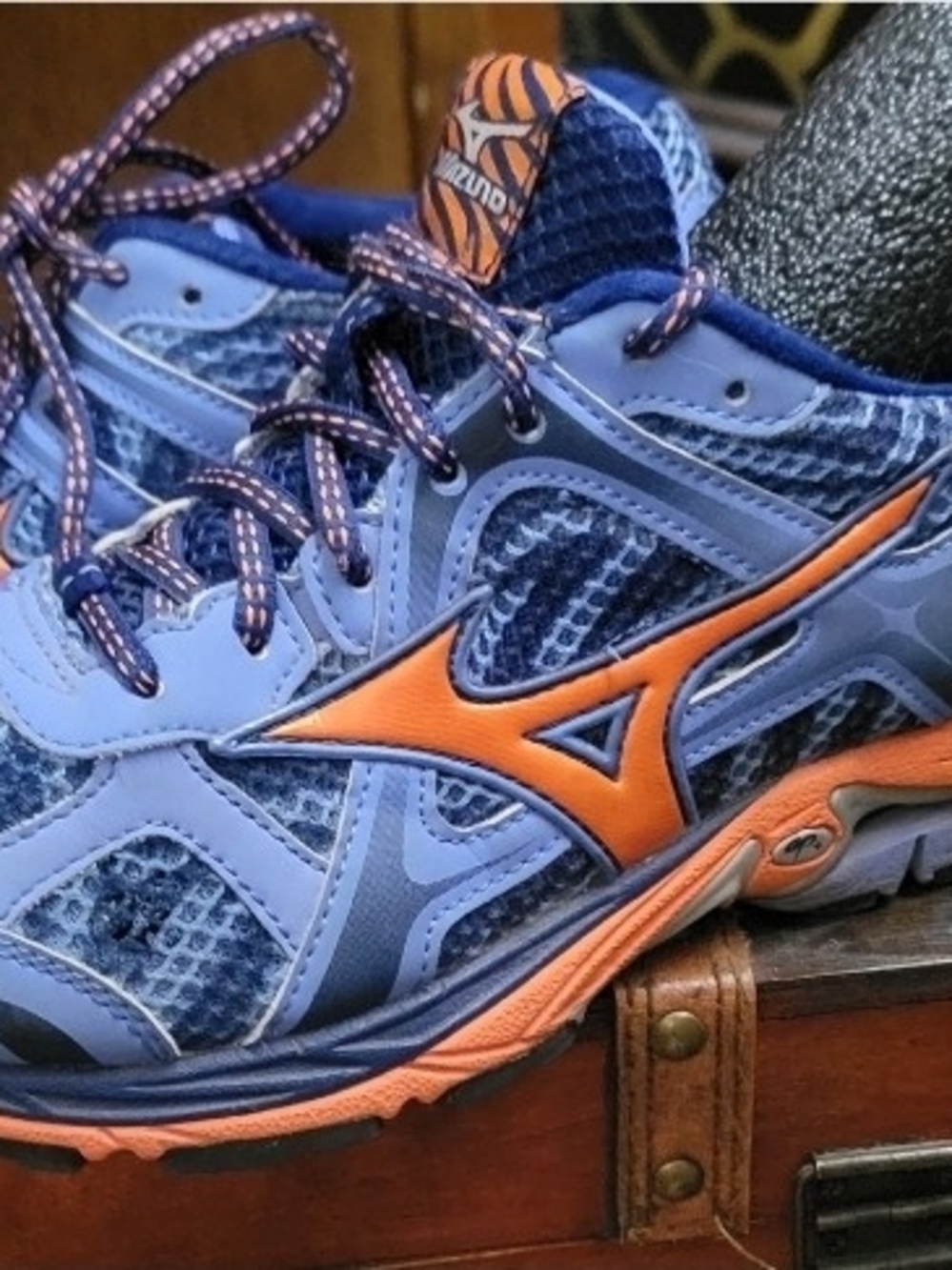 Ladies Elixir Mizuno Running Shoes. Size W8.
